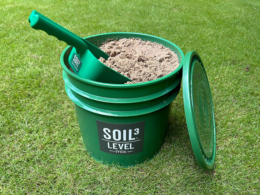 Level Mix in a 3 gallon bucket with scoop and lid